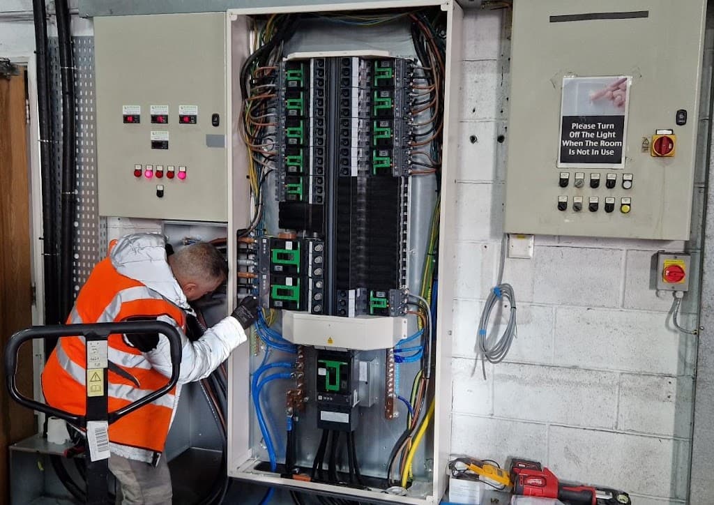 A M Electrical Installations Ltd