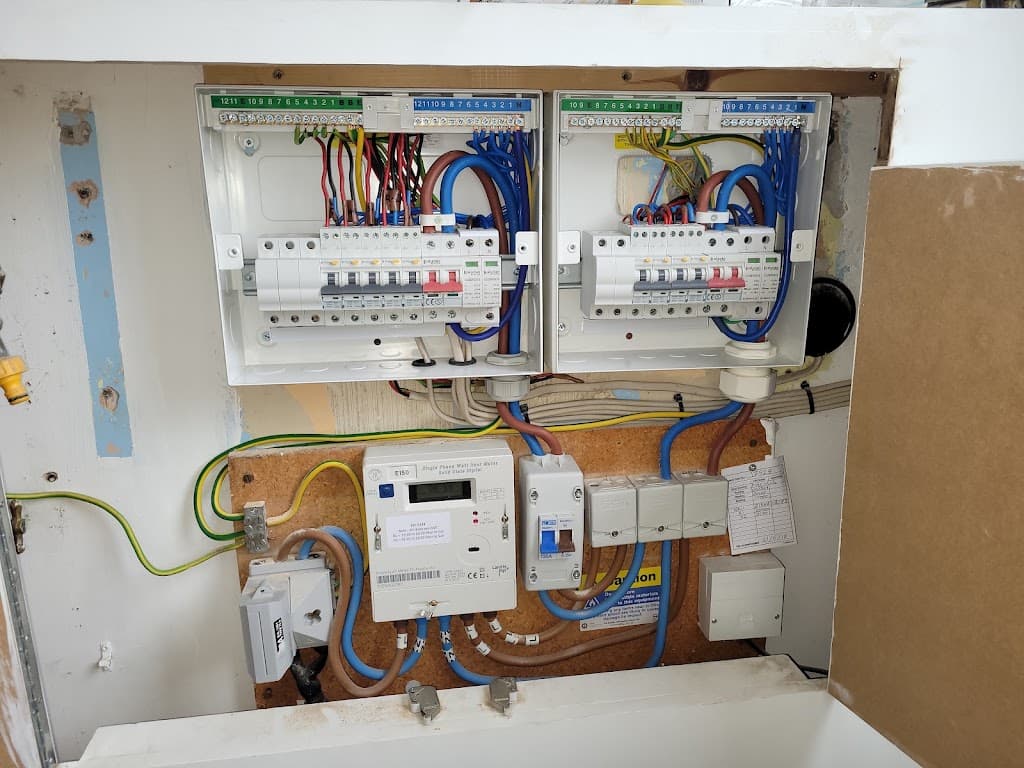 EM Electrical Contractors Ltd