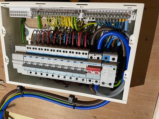 KRA ELECTRICAL & ENERGY SOLUTIONS — Customer photo