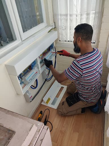 London Electrics Ltd — Customer photo