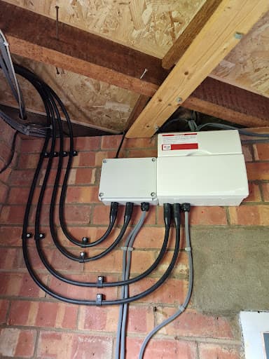 L A K ELECTRICAL SERVICES LTD β Customer photo