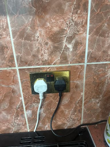 EMERGENCY WEST MID ELECTRICAL LTD — Customer photo